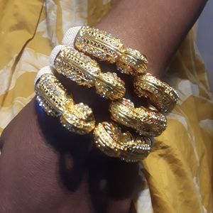 I am selling costumes erring,necklace, bracelets